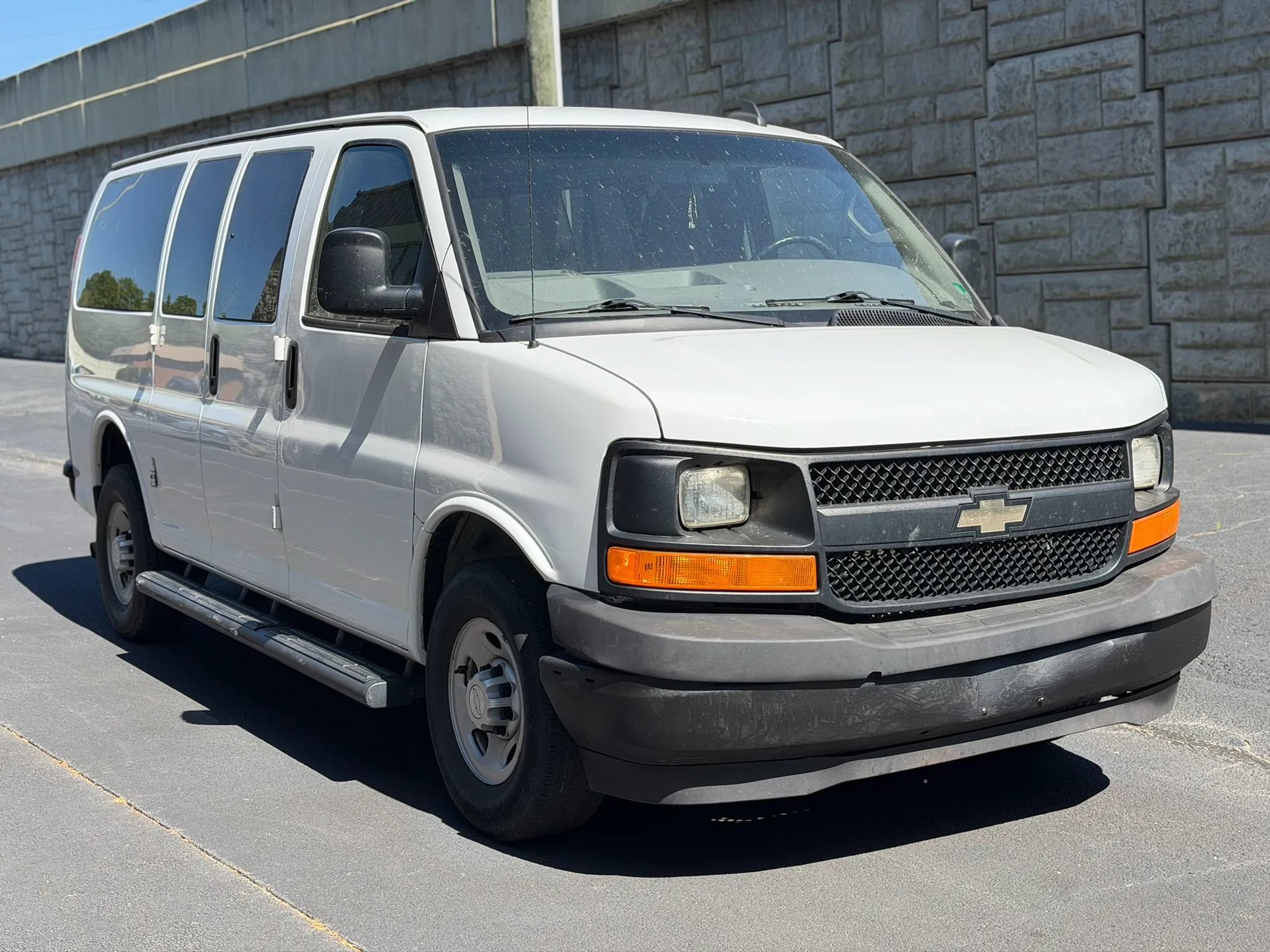 Used 2017 Chevrolet Express 2500 LS RWD image 8