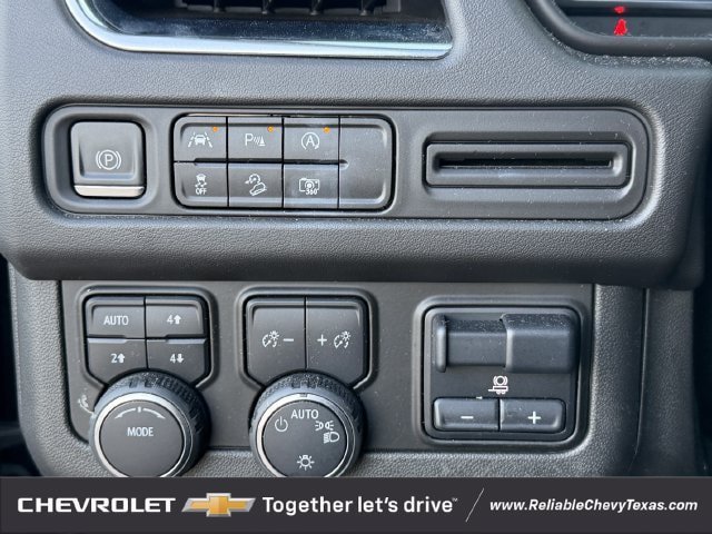 Used 2023 Chevrolet Tahoe Z71 w/ Luxury Package AWD/4WD image 26