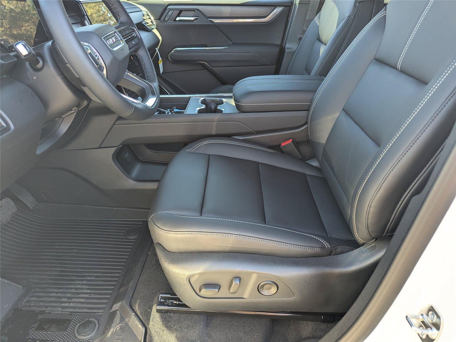 New 2026 GMC Acadia Elevation w/ Elevation Premium Package FWD image 16