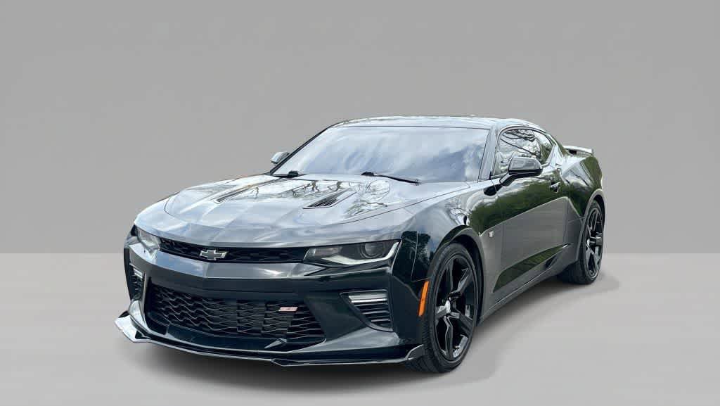 Used 2018 Chevrolet Camaro SS RWD image 1