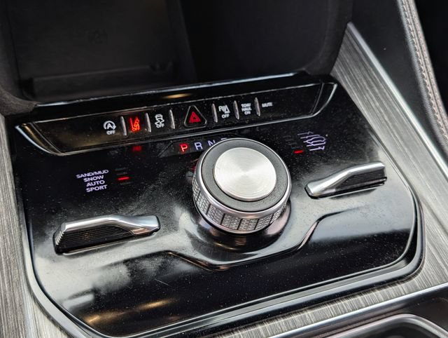 Used 2024 Jeep Wagoneer Series III AWD/4WD image 30