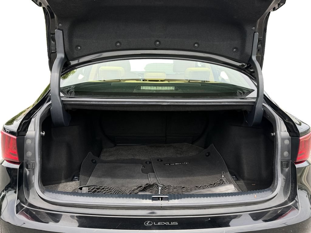 Used 2015 Lexus IS 250 w/ Premium Package RWD image 9