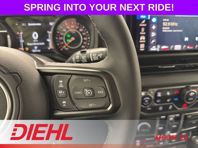 Used 2025 Jeep Wrangler Unlimited Rubicon w/ Convenience Group AWD/4WD image 24