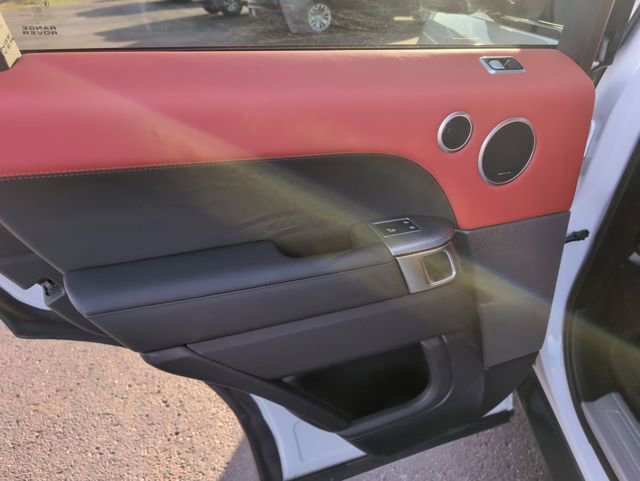 Used 2022 Land Rover Range Rover Sport HST image 10