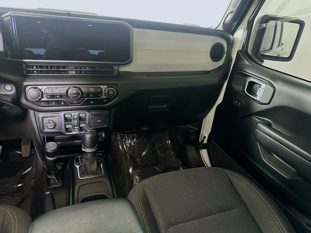 Used 2024 Jeep Gladiator Sport image 19