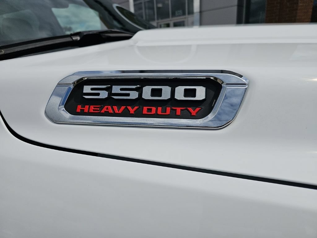 Used 2025 RAM 5500 4x4 Crew Cab image 3