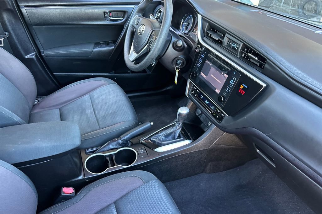 Used 2019 Toyota Corolla LE FWD image 15