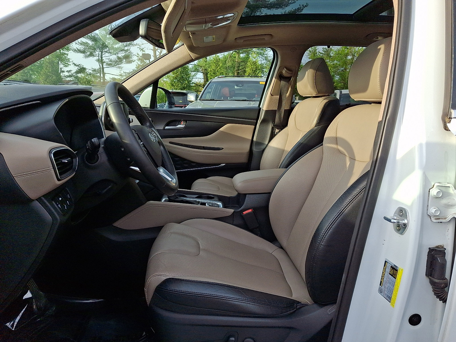 Used 2020 Hyundai Santa Fe SEL w/ Convenience + Premium Package FWD image 14
