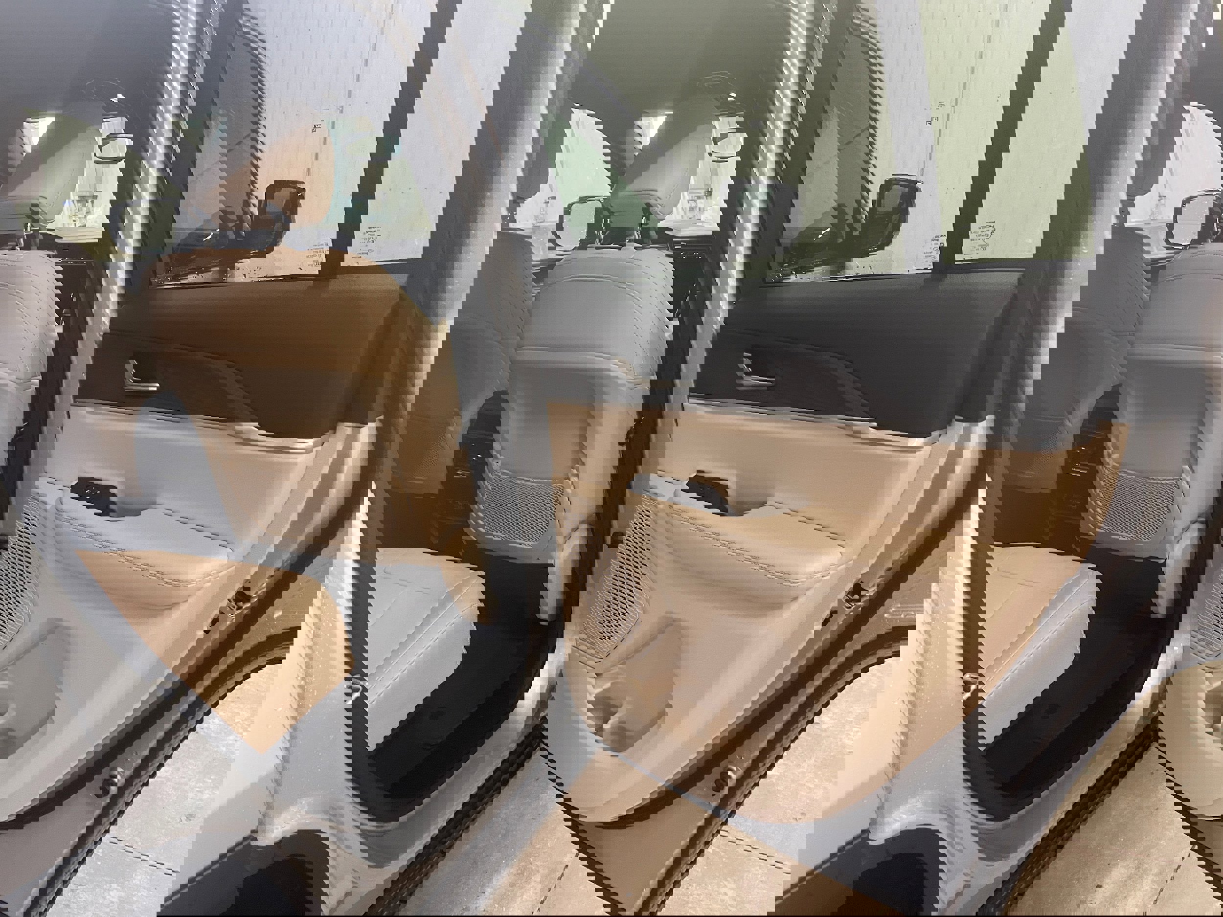 Used 2024 Jeep Grand Cherokee Limited image 30