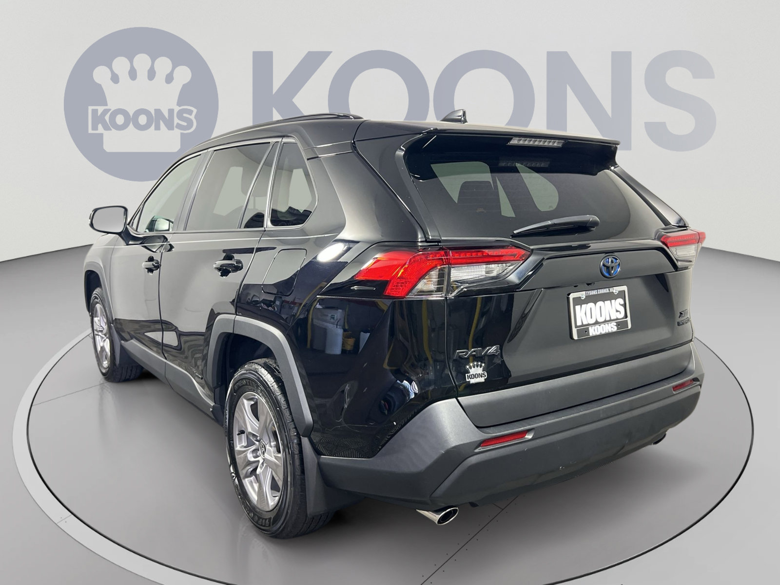 Used 2024 Toyota RAV4 XLE w/ Convenience Package AWD/4WD image 4