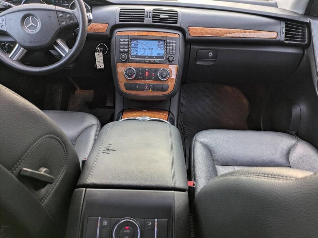 Used 2006 Mercedes-Benz R 350 4MATIC image 17