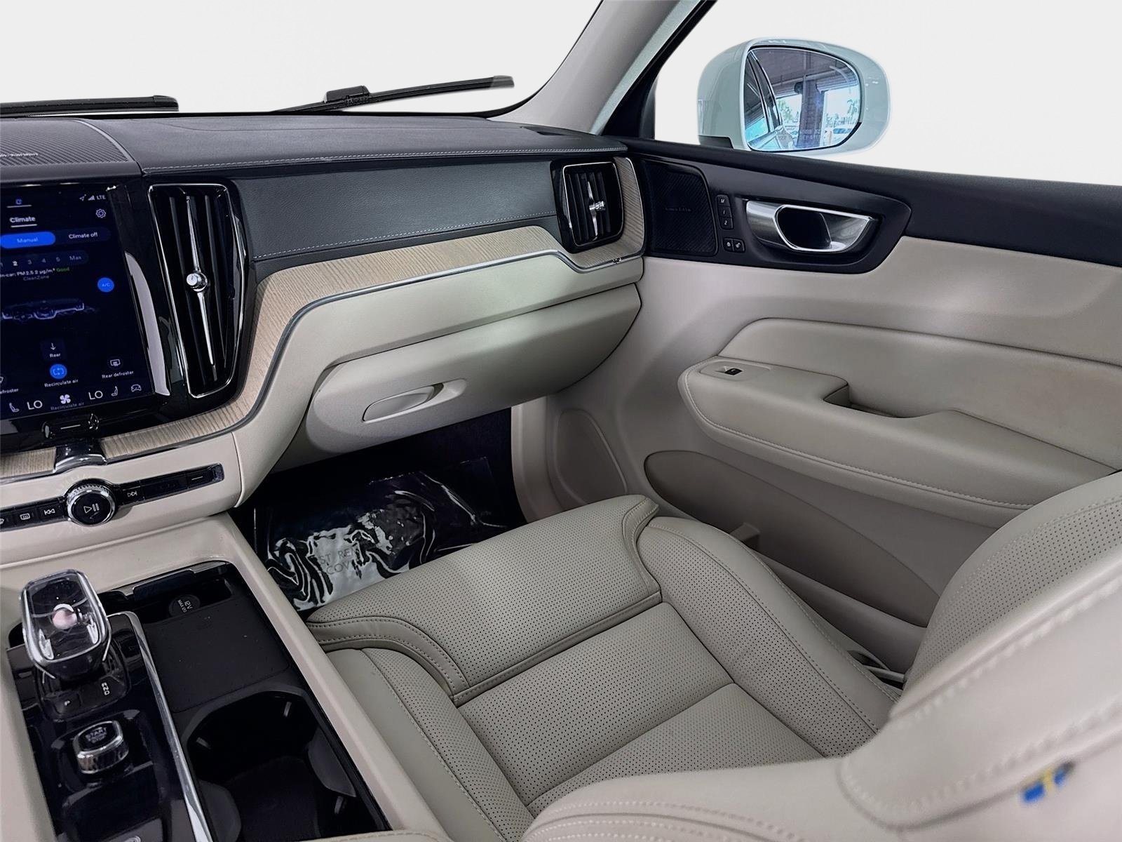 Used 2022 Volvo XC60 B5 Inscription w/ Advanced Package AWD/4WD image 27