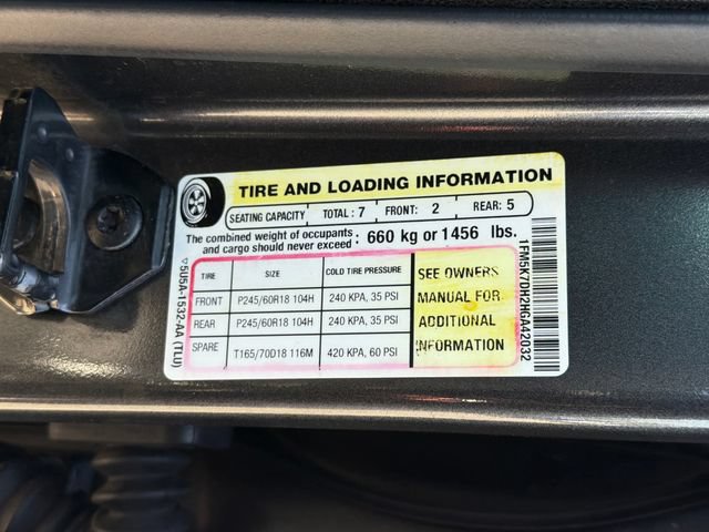 Used 2017 Ford Explorer XLT w/ Equipment Group 202A FWD image 30