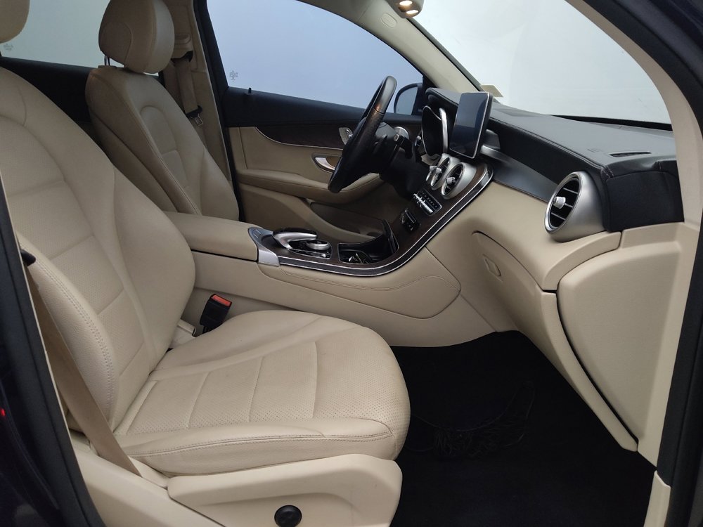 Used 2019 Mercedes-Benz GLC 300 4MATIC image 21