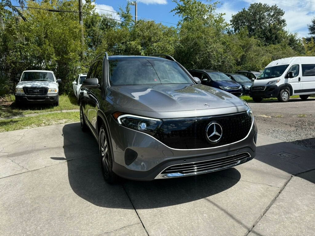 Used 2025 Mercedes-Benz EQB 300 4MATIC image 1
