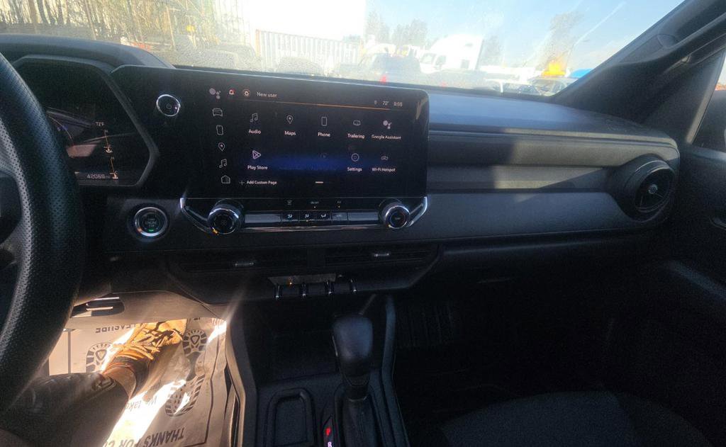 Used 2023 Chevrolet Colorado W/T image 8