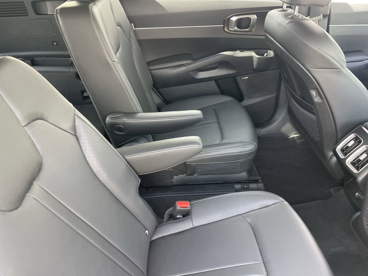 Certified 2026 Kia Sorento EX w/ EX Premium Package image 12