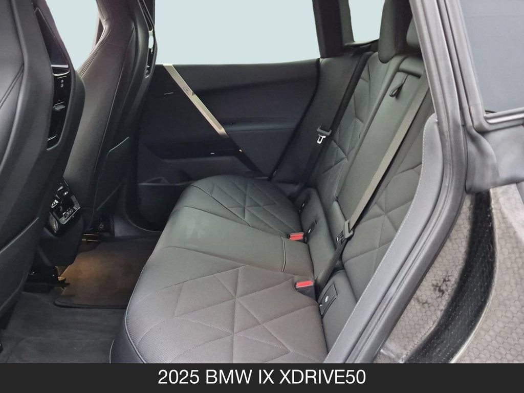 Used 2025 BMW iX xDrive50 AWD/4WD image 17