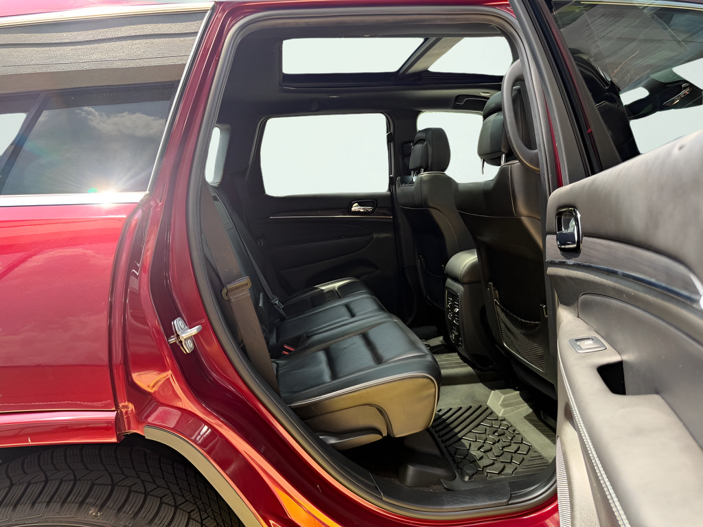Used 2019 Jeep Grand Cherokee Overland AWD/4WD image 29