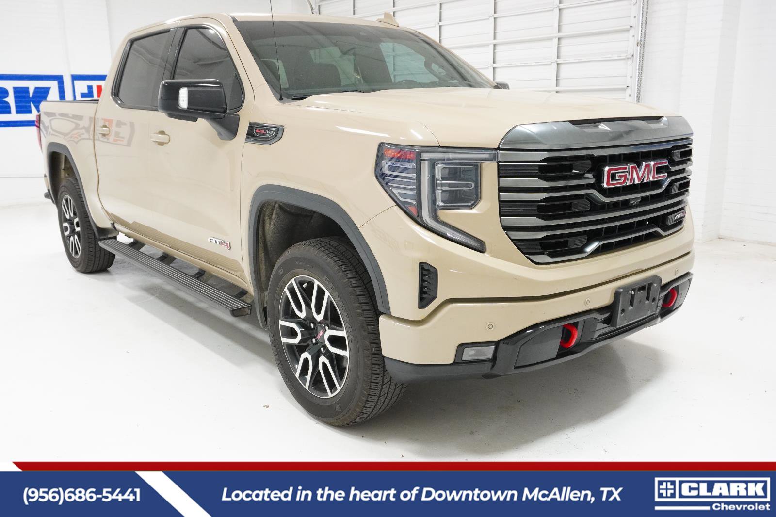 Used 2022 GMC Sierra 1500 AT4 w/ AT4 Premium Package image 3