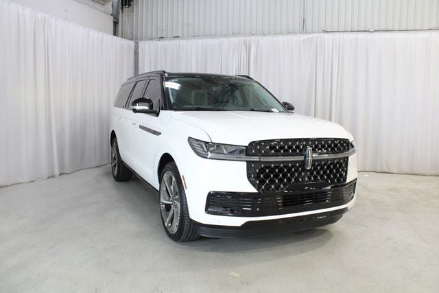 New 2027 Lincoln Navigator L Black Label w/ Black Label Special Edition AWD/4WD image 39