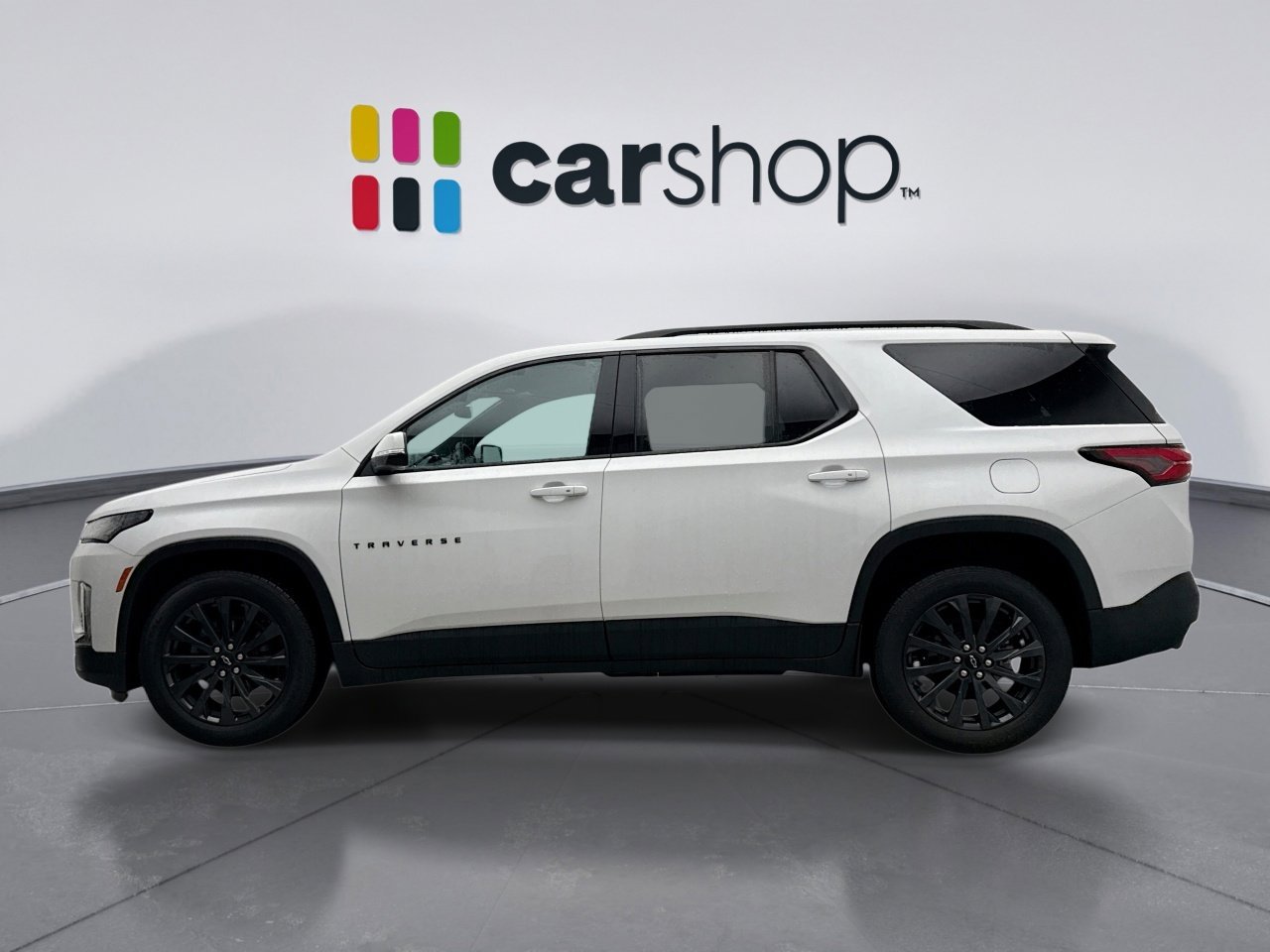 Used 2023 Chevrolet Traverse RS image 2
