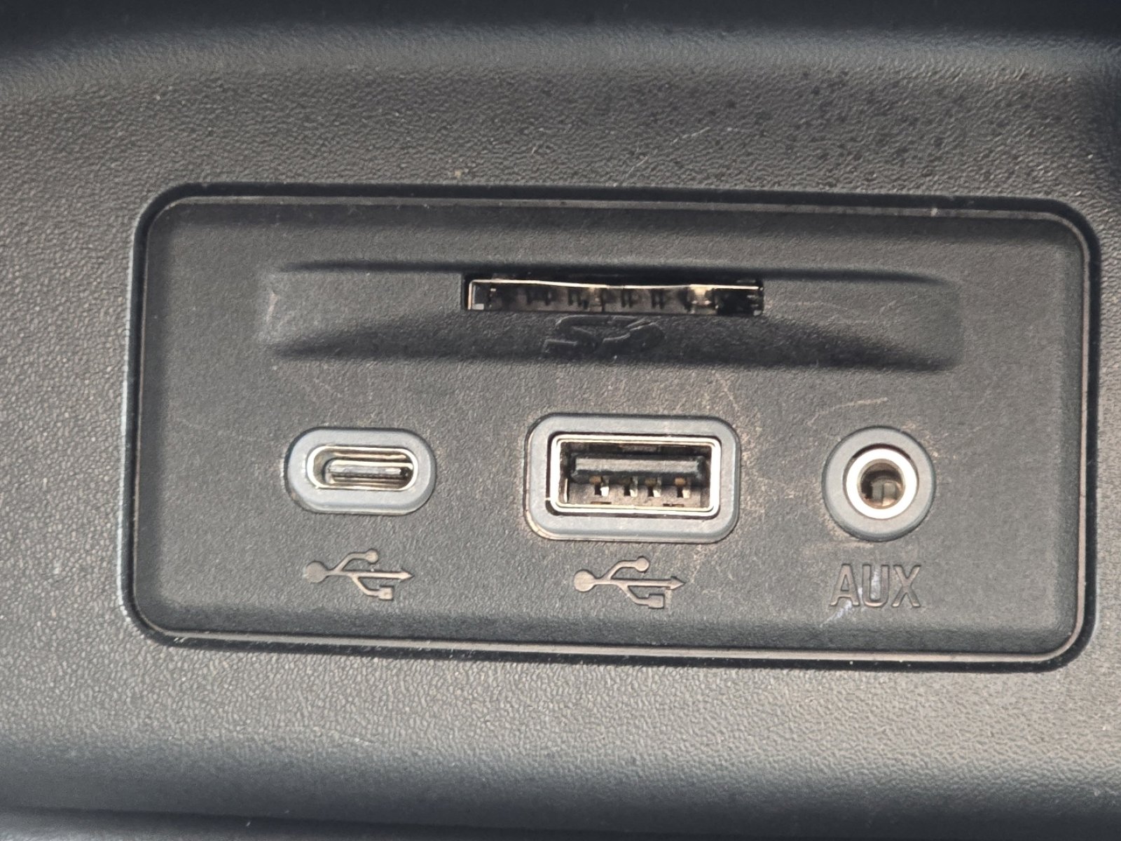 Used 2023 Chevrolet Equinox LT image 7