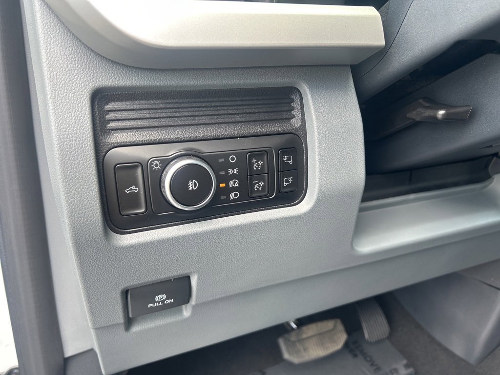 New 2025 Ford F350 XLT w/ 360-Degree Camera Package image 16