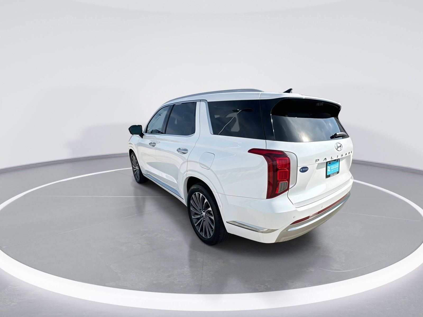 Used 2024 Hyundai Palisade Calligraphy image 6