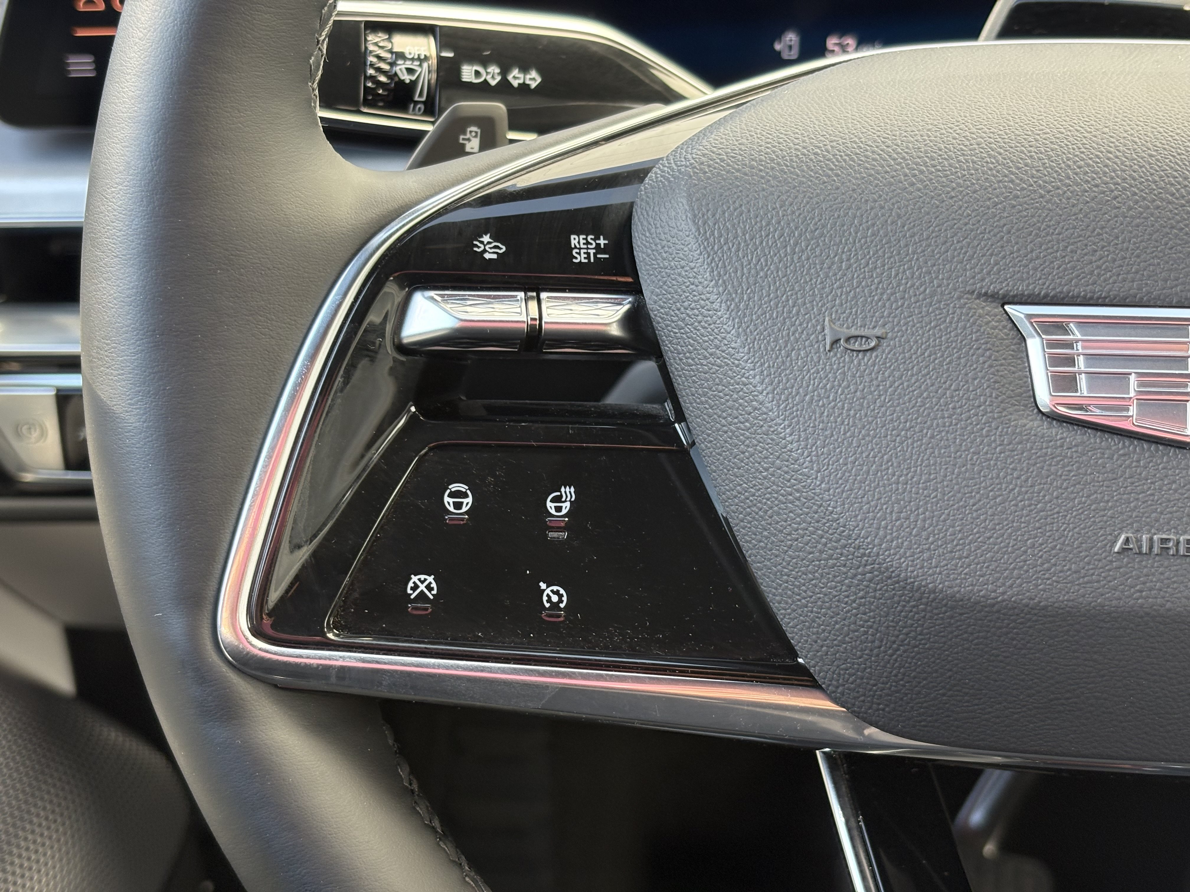 Used 2024 Cadillac Lyriq Sport AWD/4WD image 17