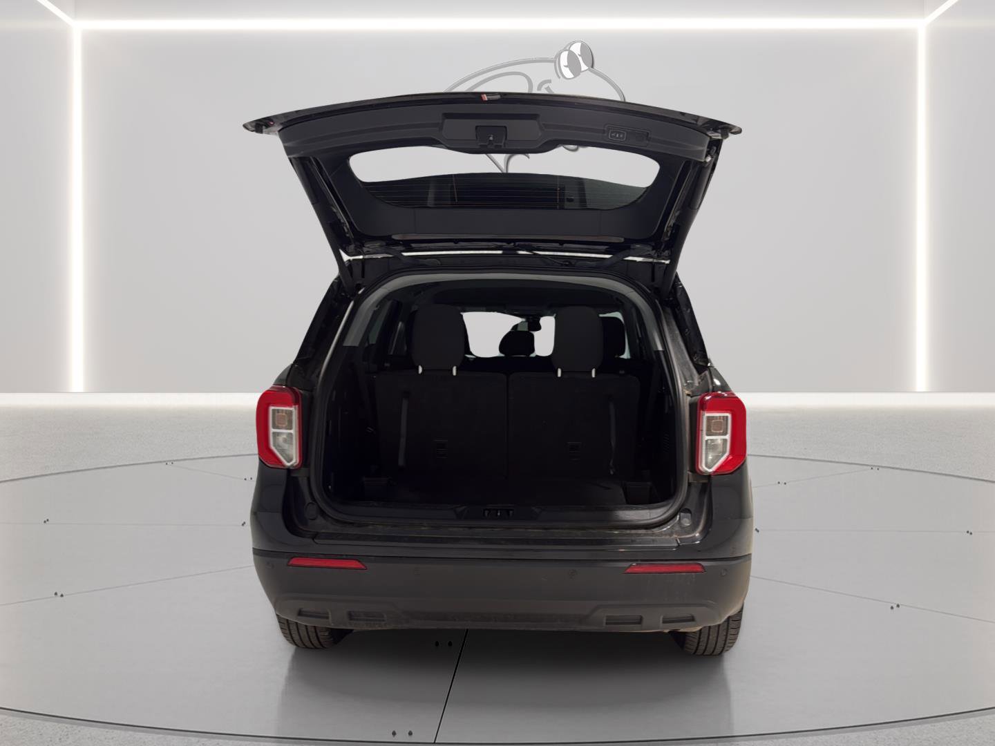 Used 2023 Ford Explorer XLT image 10