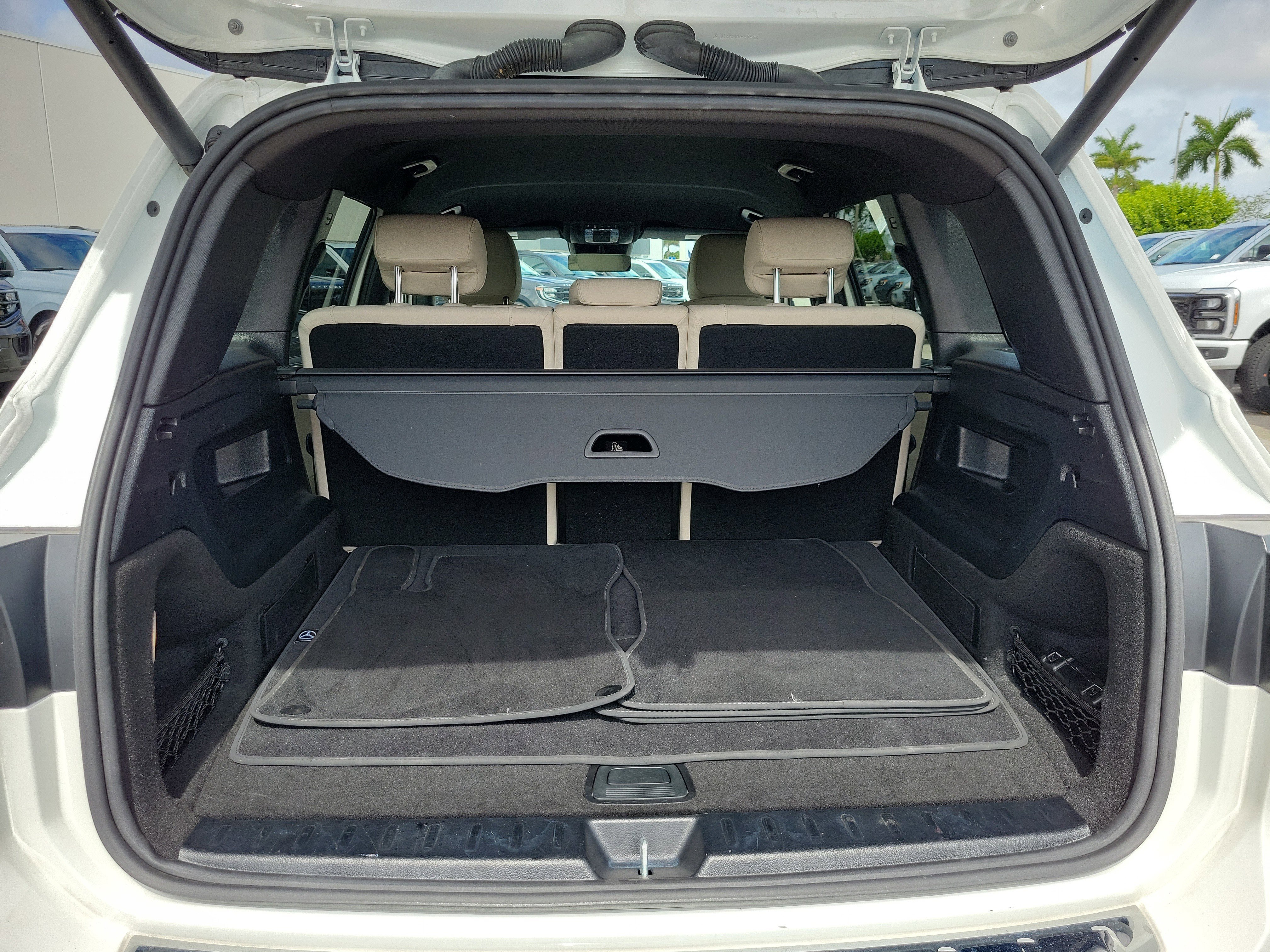 Used 2025 Mercedes-Benz GLB 250 image 13