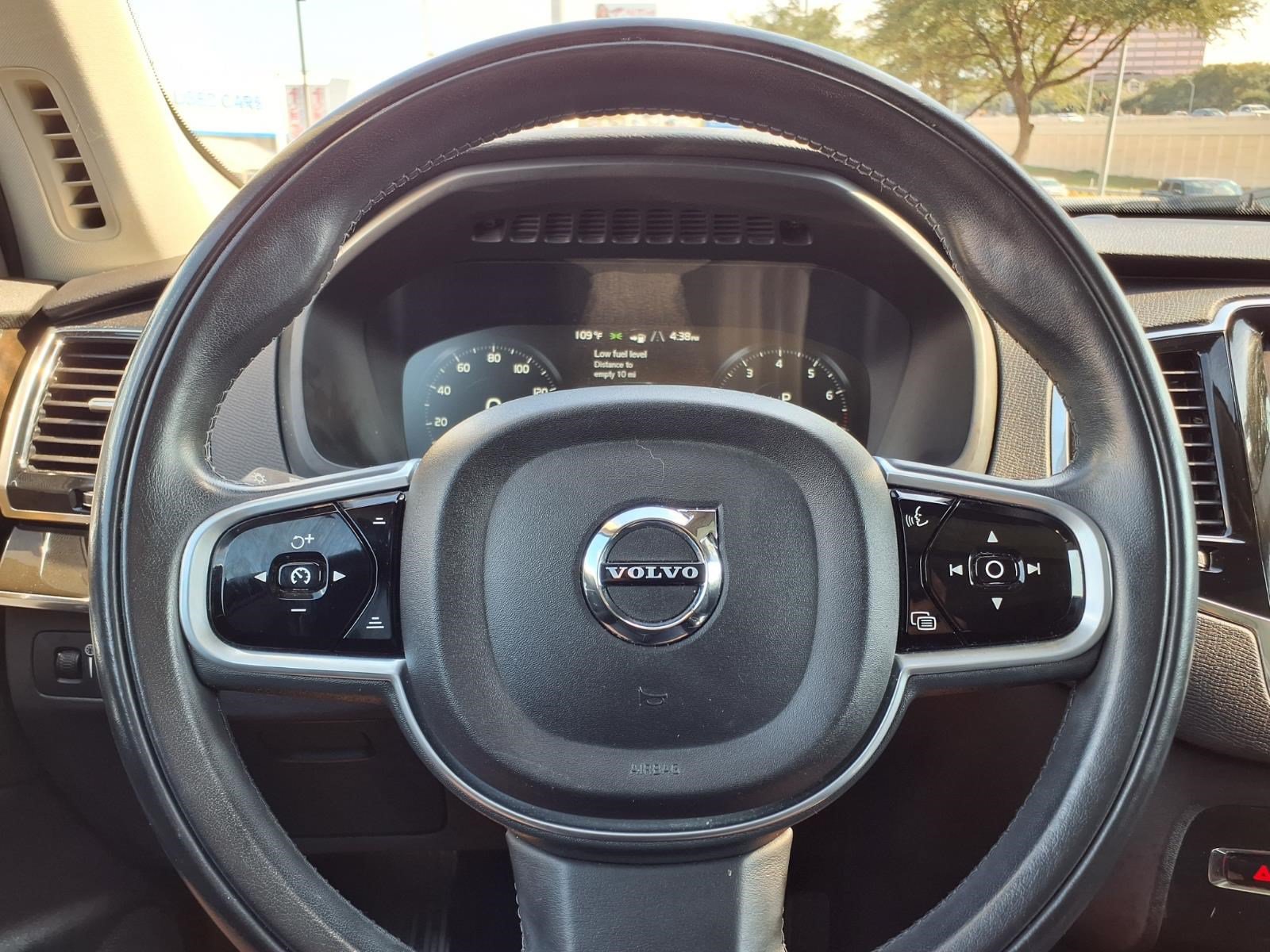 Used 2018 Volvo XC90 T5 Momentum w/ Convenience Package FWD image 24
