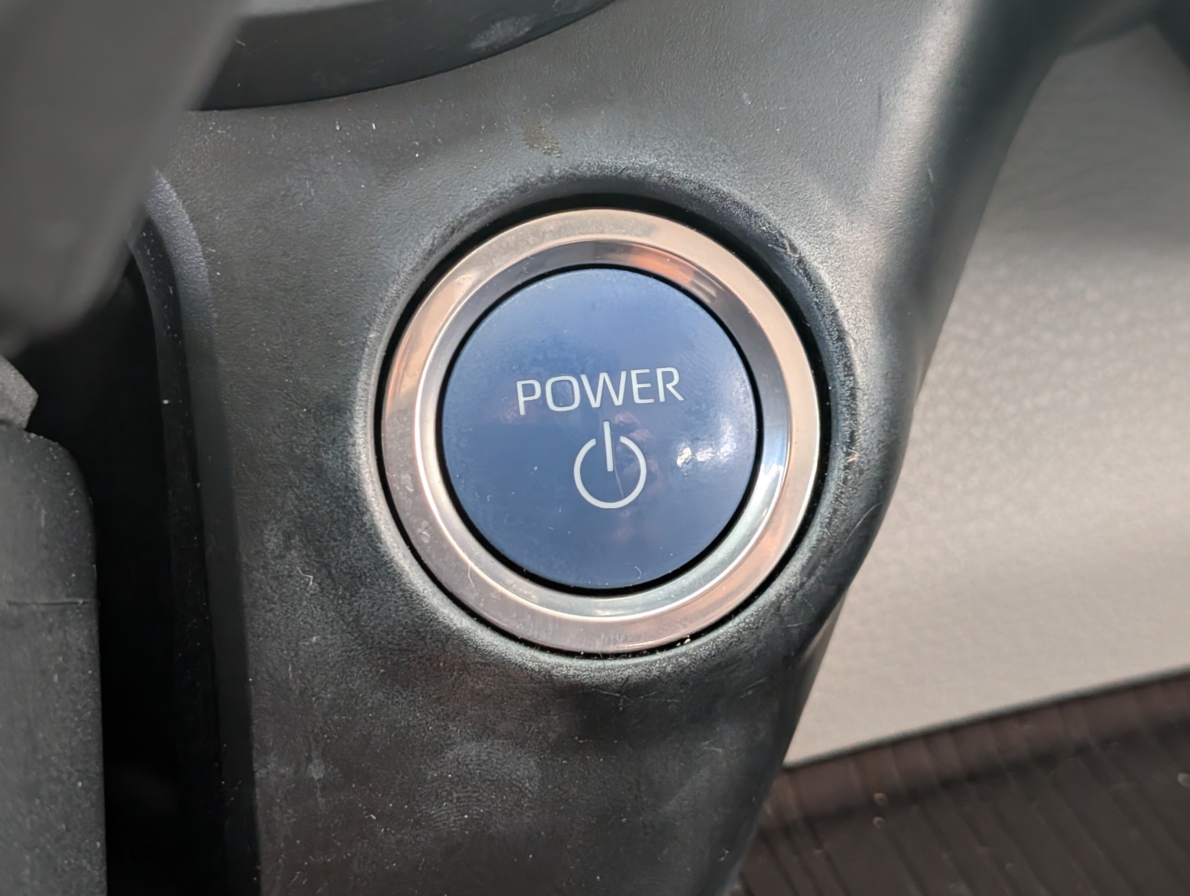 Used 2023 Toyota Sienna XLE FWD image 34