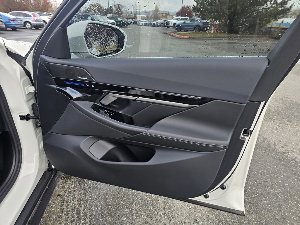 Used 2026 BMW 530i xDrive w/ Premium Package image 10