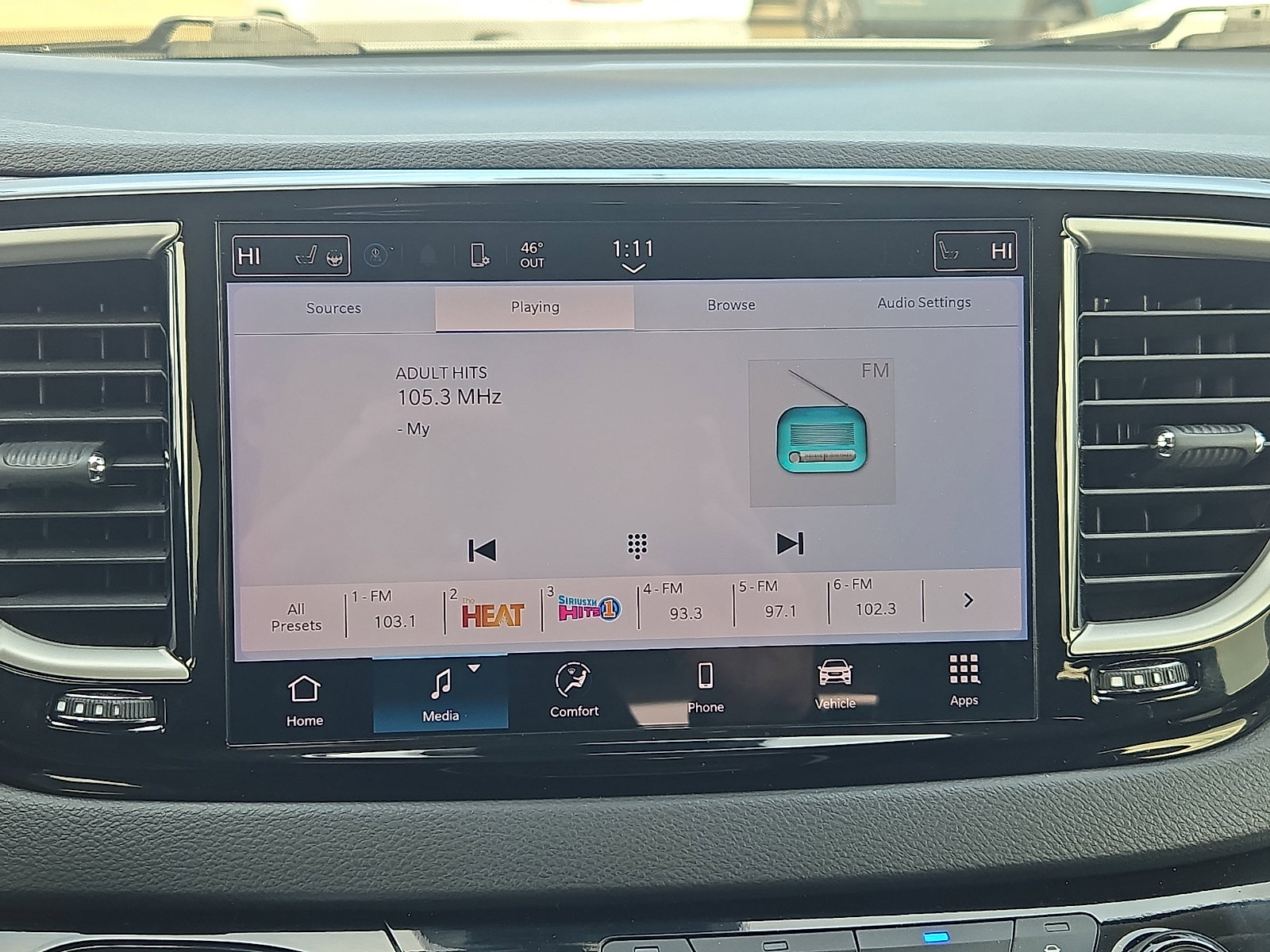 Used 2024 Chrysler Pacifica Touring-L image 10