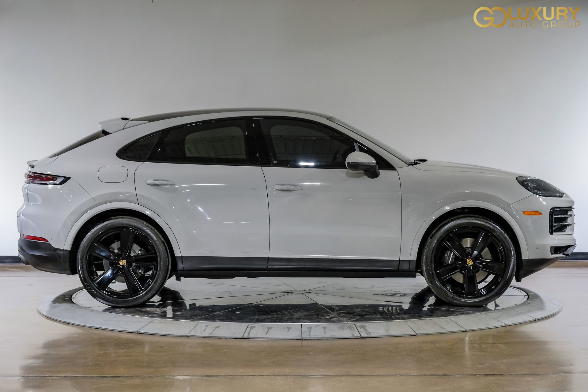 Used 2024 Porsche Cayenne Coupe image 9