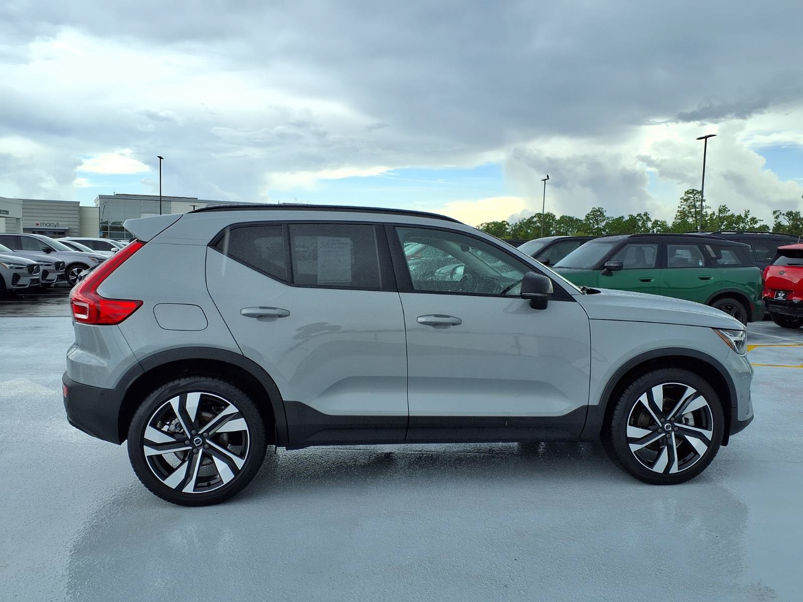 Certified 2025 Volvo XC40 B5 Ultra AWD/4WD image 8