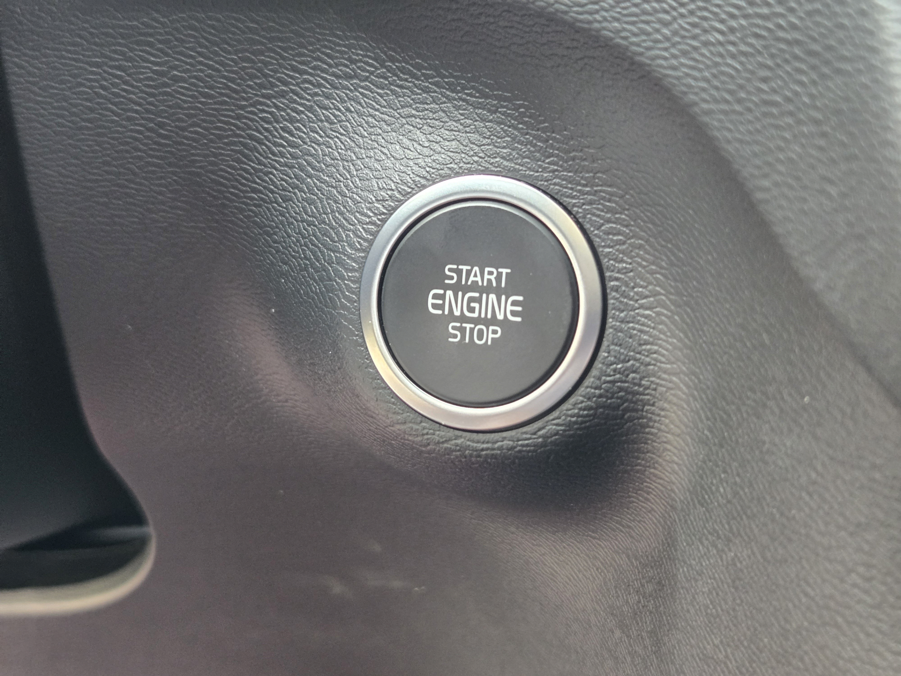 Certified 2026 Volvo XC40 B4 Core w/ Climate Package FWD image 21