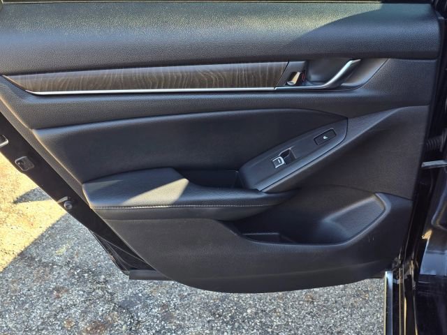 Used 2018 Honda Accord Touring image 13