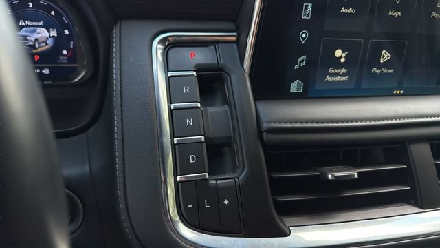 Used 2024 Chevrolet Tahoe Z71 w/ Luxury Package AWD/4WD image 29