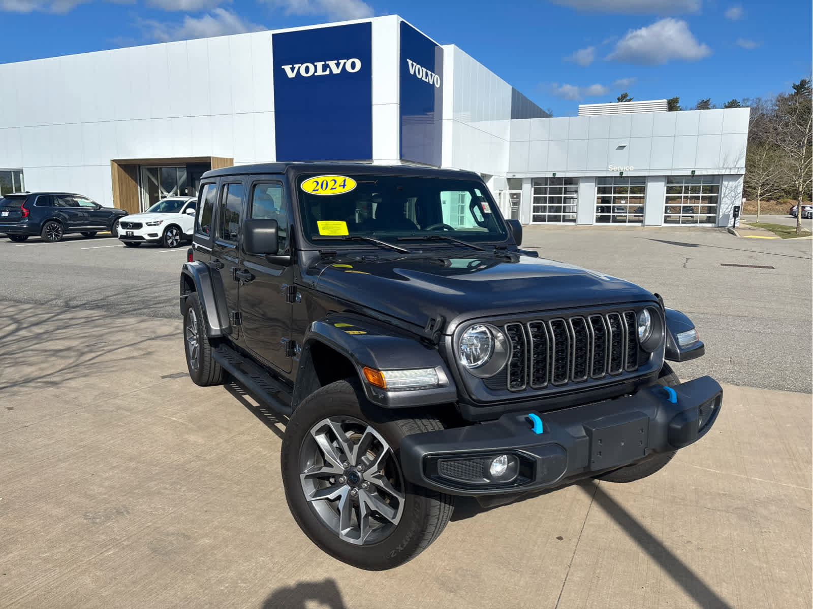 Used 2024 Jeep Wrangler Sport S w/ Convenience Group AWD/4WD image 2