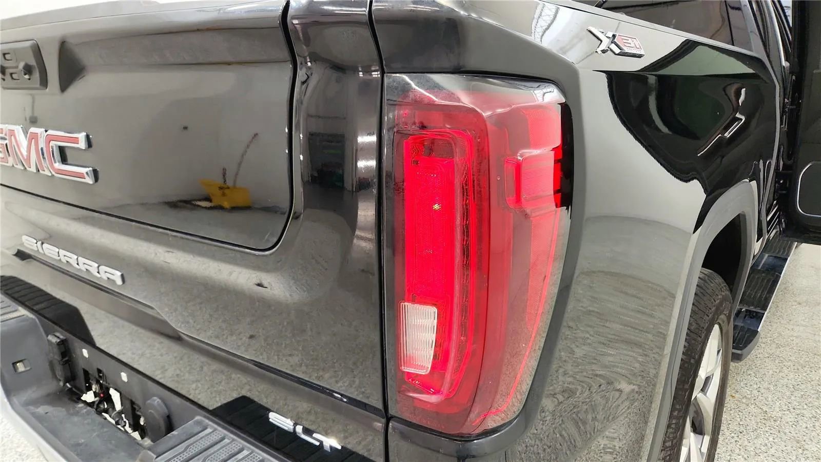 Used 2023 GMC Sierra 1500 SLT w/ SLT Premium Plus Package image 16