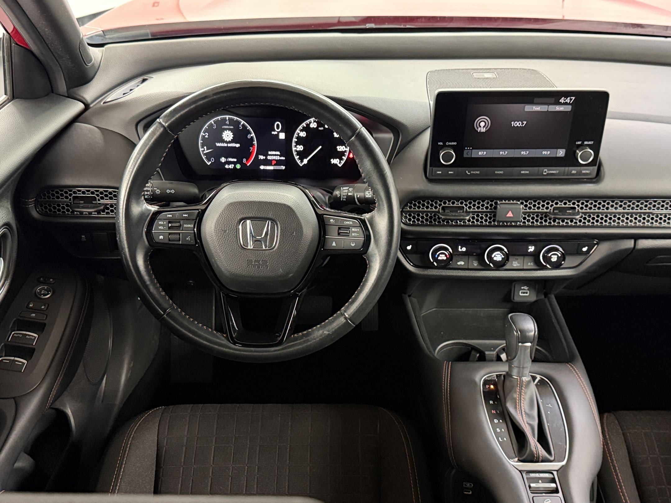 Certified 2025 Honda HR-V Sport image 27