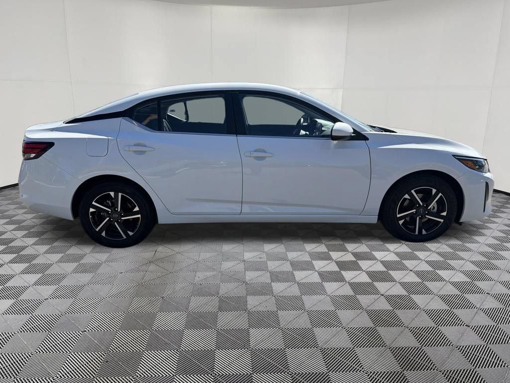 Used 2025 Nissan Sentra SV FWD image 9