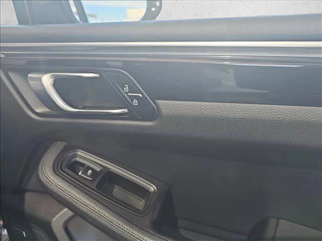 Used 2021 Porsche Macan AWD/4WD image 16