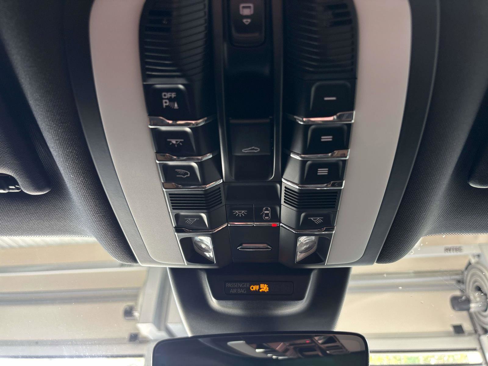 Used 2023 Porsche Macan image 21