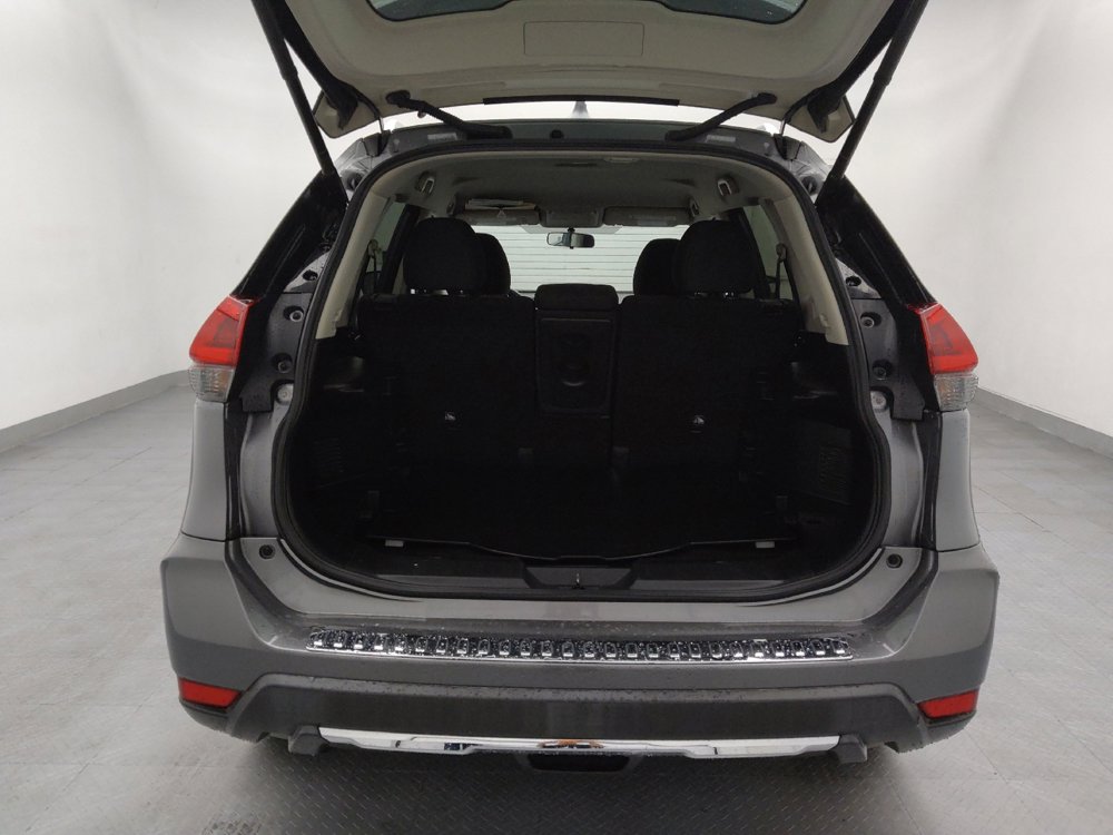 Used 2018 Nissan Rogue SV image 29