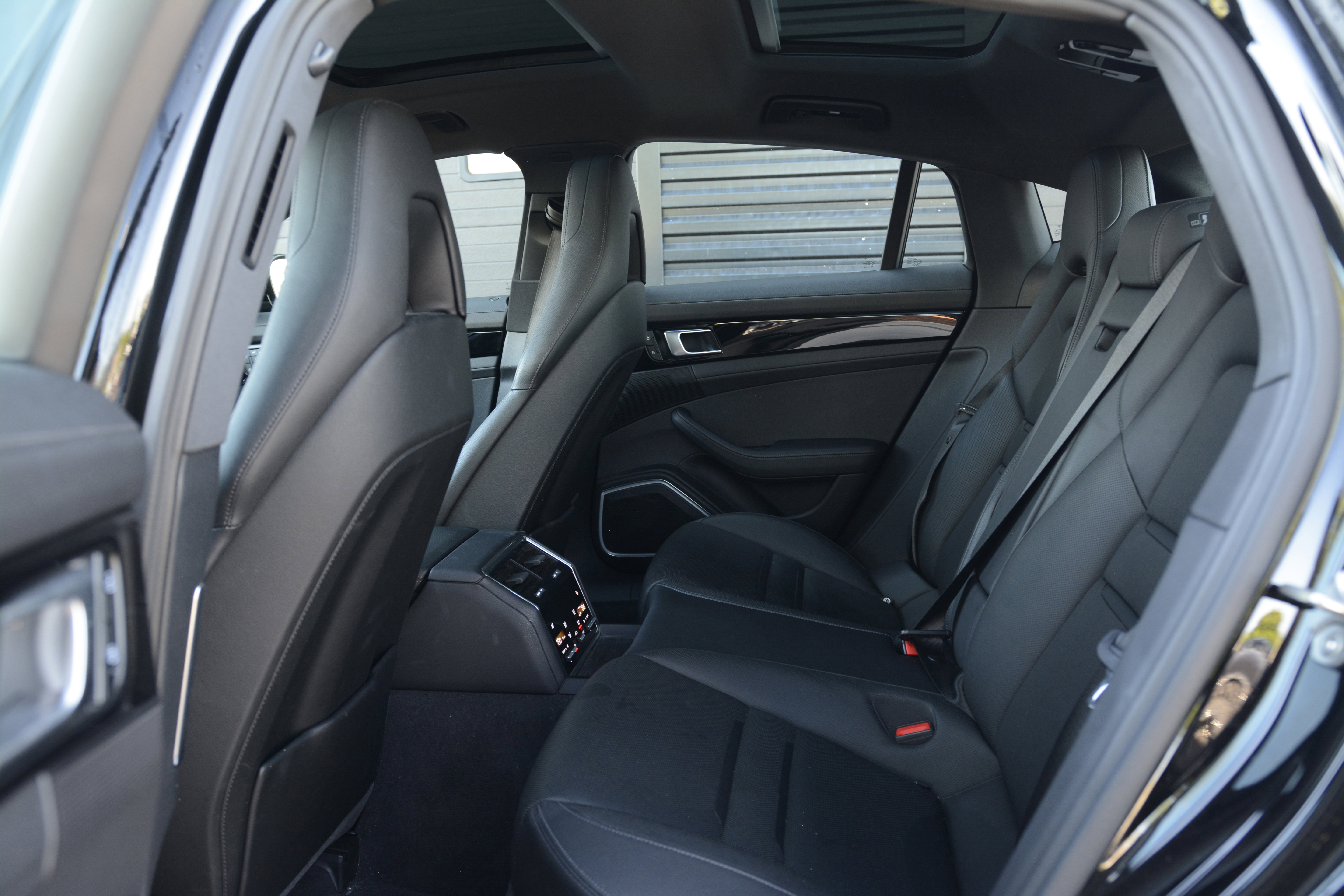 Certified 2023 Porsche Panamera image 31