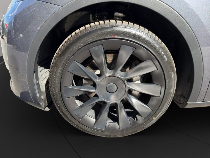 Used 2023 Tesla Model Y Long Range AWD/4WD image 21